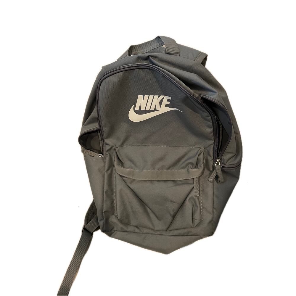 Nike Heritage Gray Backpack (25L)